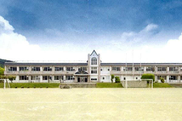 北杜市立須玉小学校